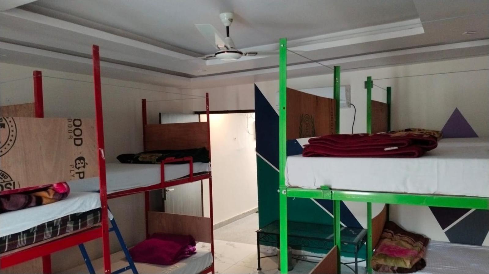 Bonfire Hostels Rishikesh Rishīkesh Exterior foto