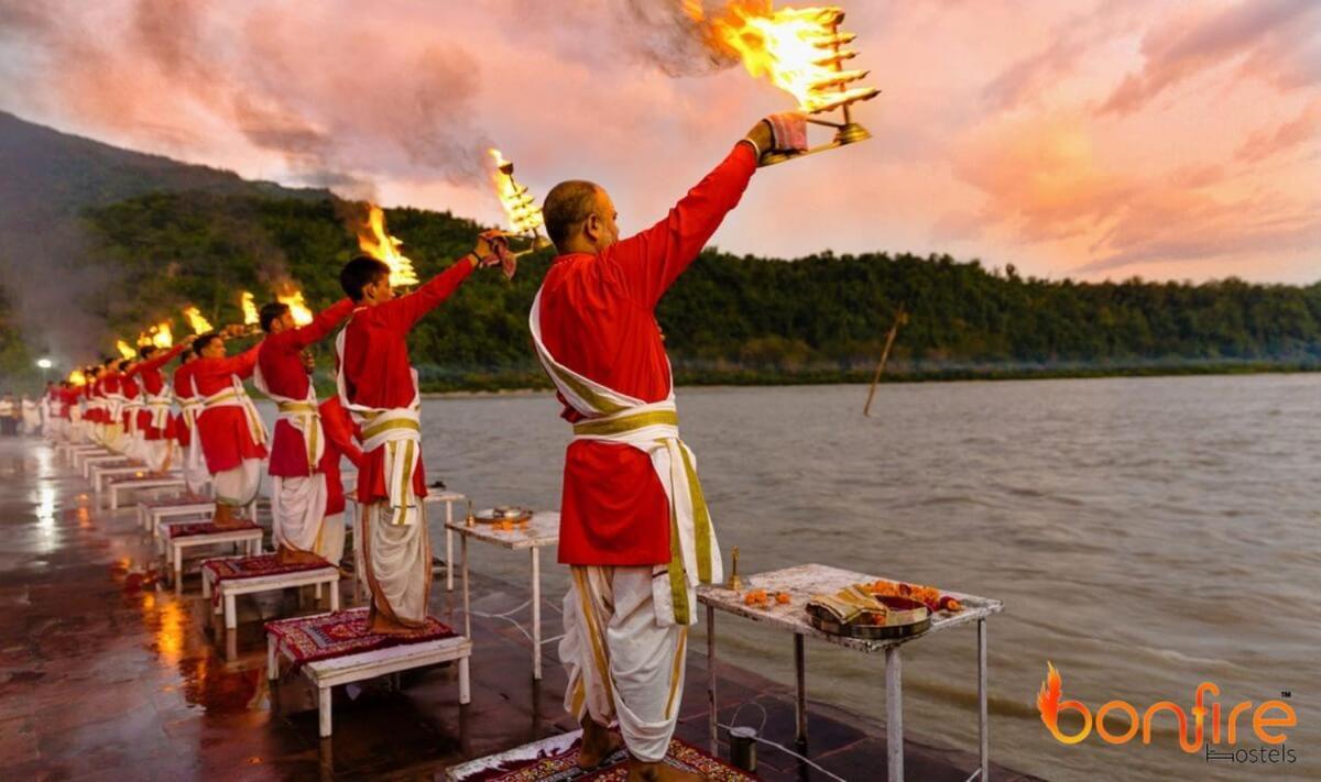 Bonfire Hostels Rishikesh Rishīkesh Exterior foto